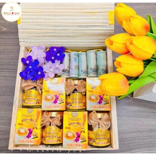 HỘP QUÀ  HOA 8 HỦ YẾN 